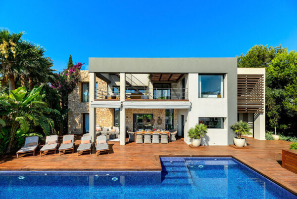 government travel solution–luxury travel vip protection elite services luxury villa rentals ibiza and switzerland