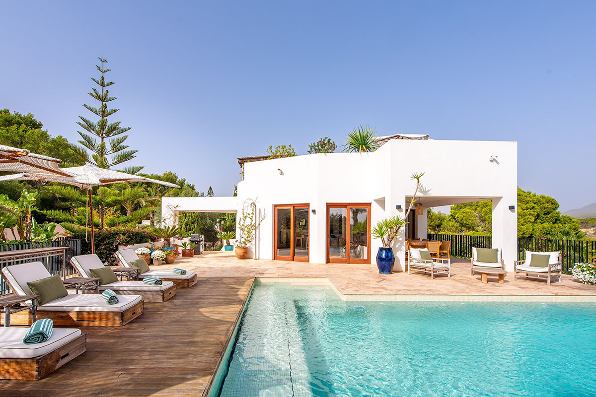 government travel solution–luxury travel vip protection elite services luxury villa rentals ibiza and switzerland aurora